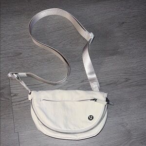 Lululemon crossover purse